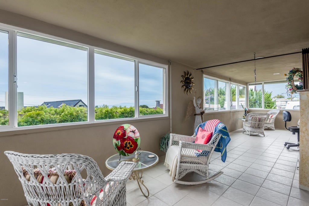 Ventura, California, 93001, United States, 2 Bedrooms Bedrooms, ,3 BathroomsBathrooms,Residential,Active,1944022