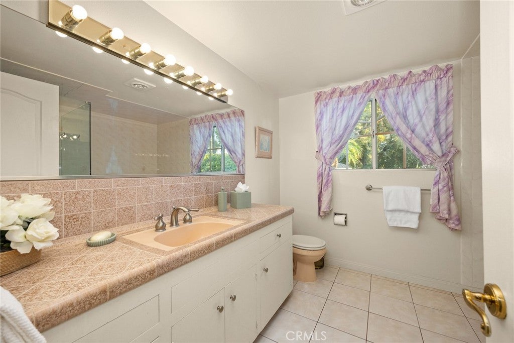 Bradbury, California, 91008, United States, 5 Bedrooms Bedrooms, ,5 BathroomsBathrooms,Residential,Active,1944055