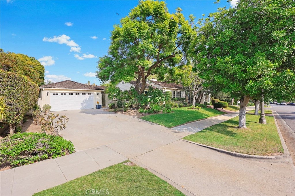 San Marino, California, 91108, United States, 4 Bedrooms Bedrooms, ,3 BathroomsBathrooms,Residential,Active,1993951