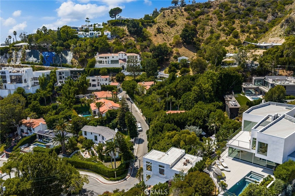 West Hollywood, California, 90069, United States, 3 Bedrooms Bedrooms, ,4 BathroomsBathrooms,Residential,Active,1922666