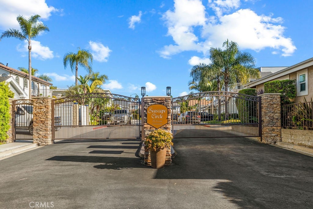 Capistrano Beach, California, 92624, United States, 4 Bedrooms Bedrooms, ,3 BathroomsBathrooms,Residential,Active,2010169