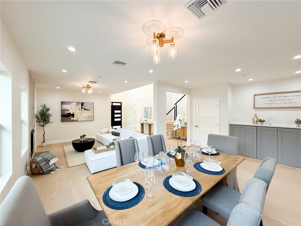 Pasadena, California, 91107, United States, 7 Bedrooms Bedrooms, ,8 BathroomsBathrooms,Residential,Active,1944066