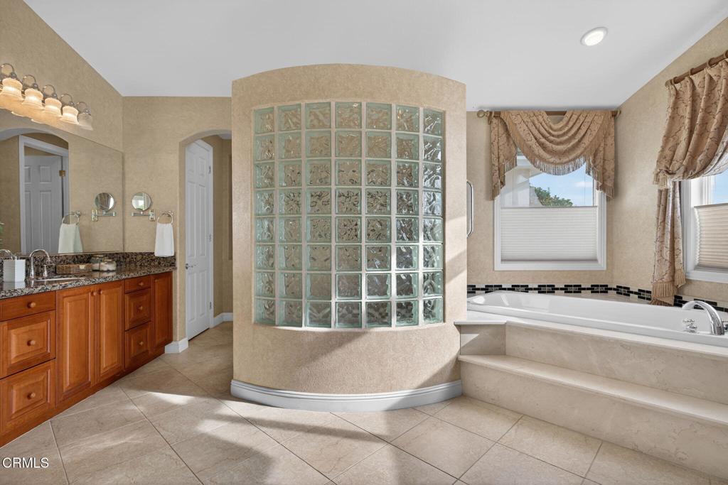 Camarillo, California, 93012, United States, 5 Bedrooms Bedrooms, ,6 BathroomsBathrooms,Residential,Active,2006970