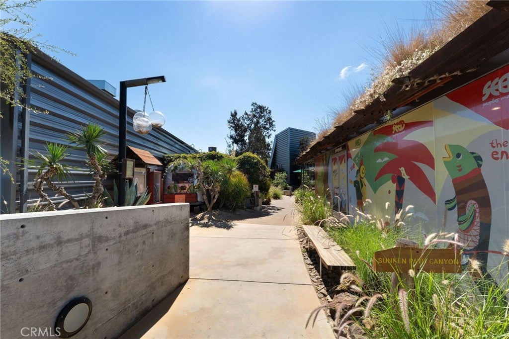 Costa Mesa, California, 92627, United States, 4 Bedrooms Bedrooms, ,3 BathroomsBathrooms,Residential,Contingent,1986895