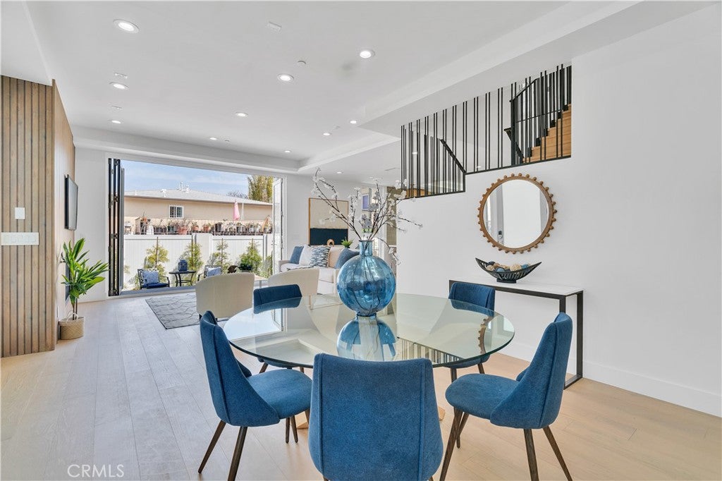 Redondo Beach, California, 90278, United States, 5 Bedrooms Bedrooms, ,5 BathroomsBathrooms,Residential,Active,2010192