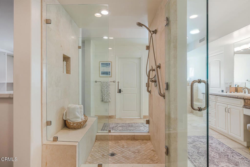 Oxnard, California, 93035, United States, 5 Bedrooms Bedrooms, ,6 BathroomsBathrooms,Residential,Contingent,1973330