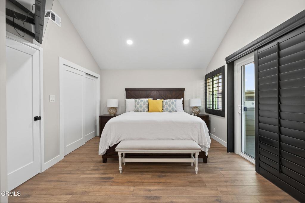 Ventura, California, 93001, United States, 4 Bedrooms Bedrooms, ,3 BathroomsBathrooms,Residential,Active,1926891