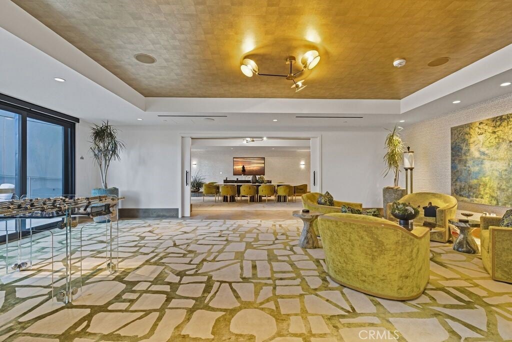 Los Angeles, California, 90069, United States, 2 Bedrooms Bedrooms, ,3 BathroomsBathrooms,Residential,Active,1995278