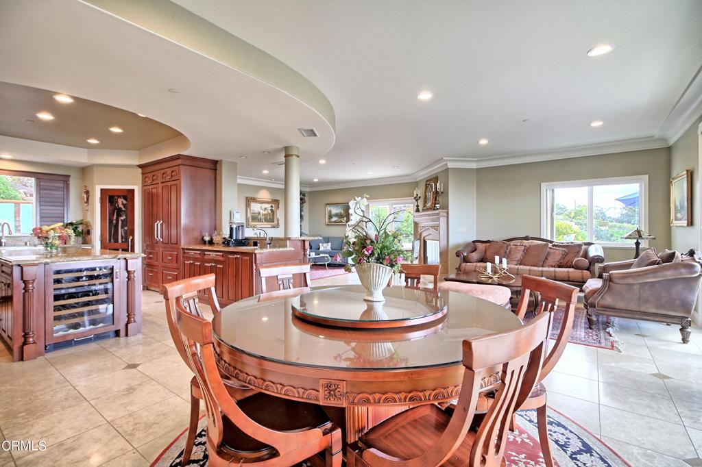 Ventura, California, 93003, United States, 4 Bedrooms Bedrooms, ,5 BathroomsBathrooms,Residential,Active,1944269