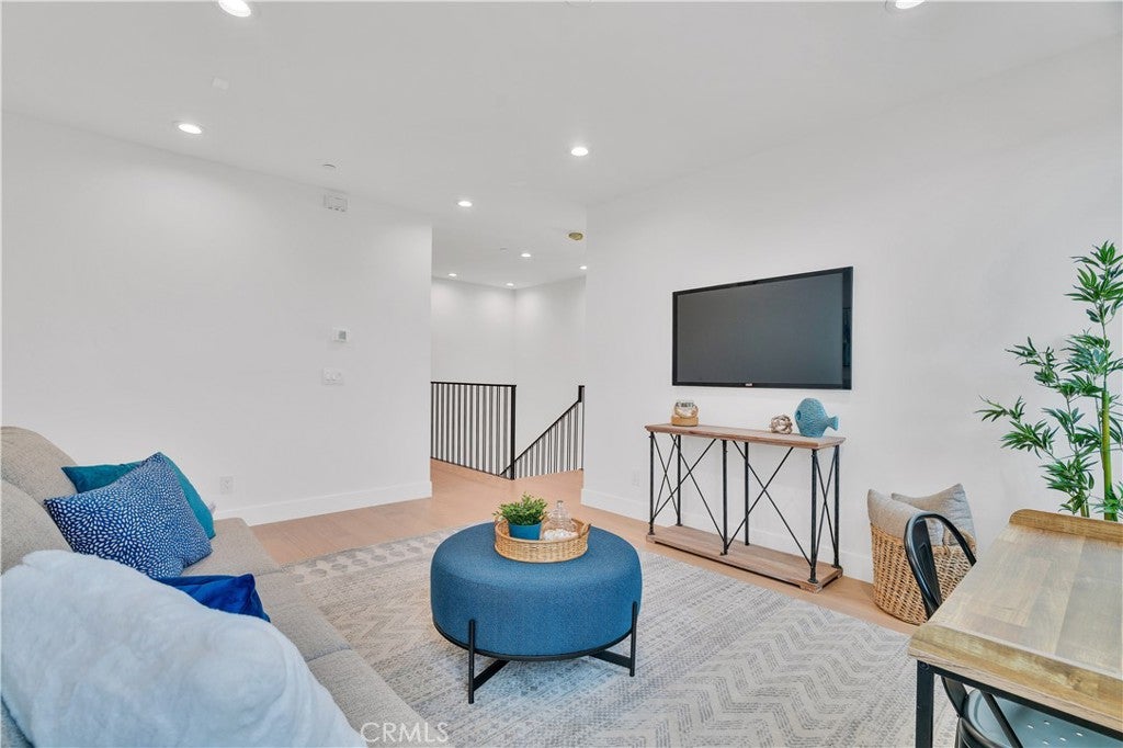 Redondo Beach, California, 90278, United States, 5 Bedrooms Bedrooms, ,5 BathroomsBathrooms,Residential,Active,2010192