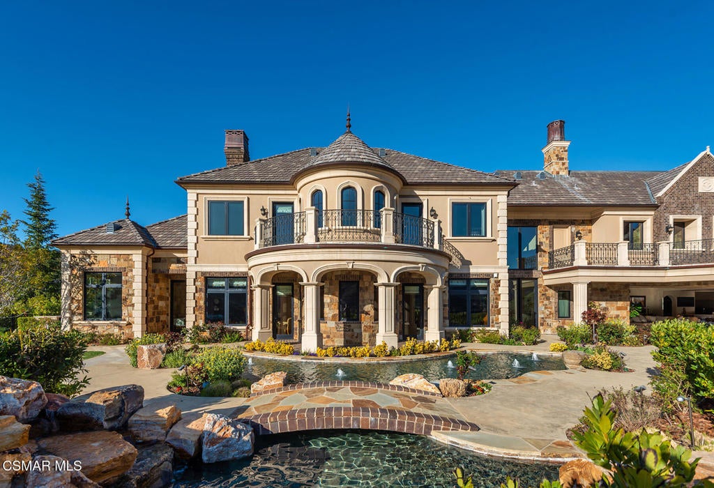 Thousand Oaks, California, 91361, United States, 7 Bedrooms Bedrooms, ,13 BathroomsBathrooms,Residential,Active,1748234