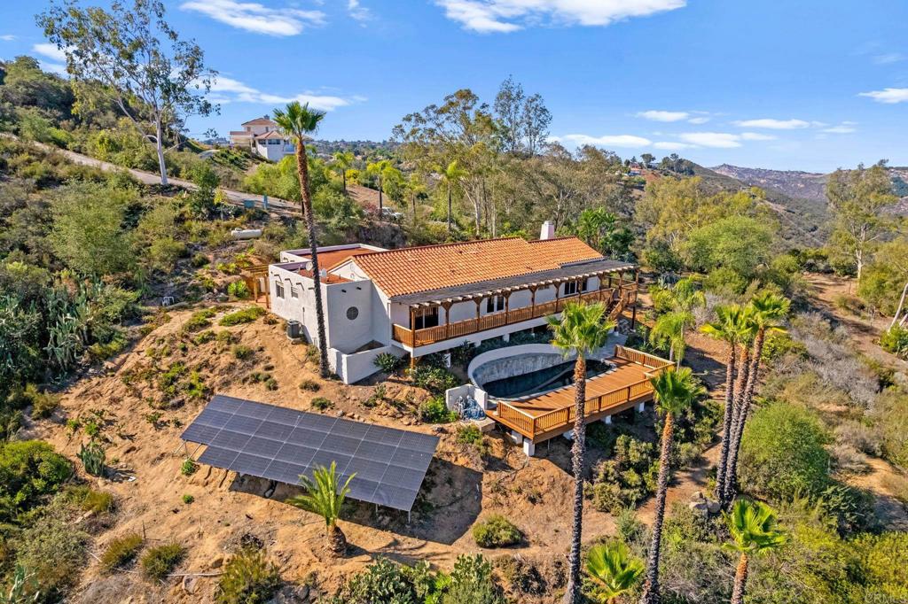 Escondido, California, 92026, United States, 3 Bedrooms Bedrooms, ,2 BathroomsBathrooms,Residential,Active,1972147