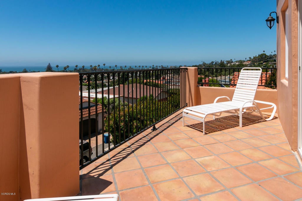 Ventura, California, 93001, United States, 4 Bedrooms Bedrooms, ,4 BathroomsBathrooms,Residential,Contingent,1944037