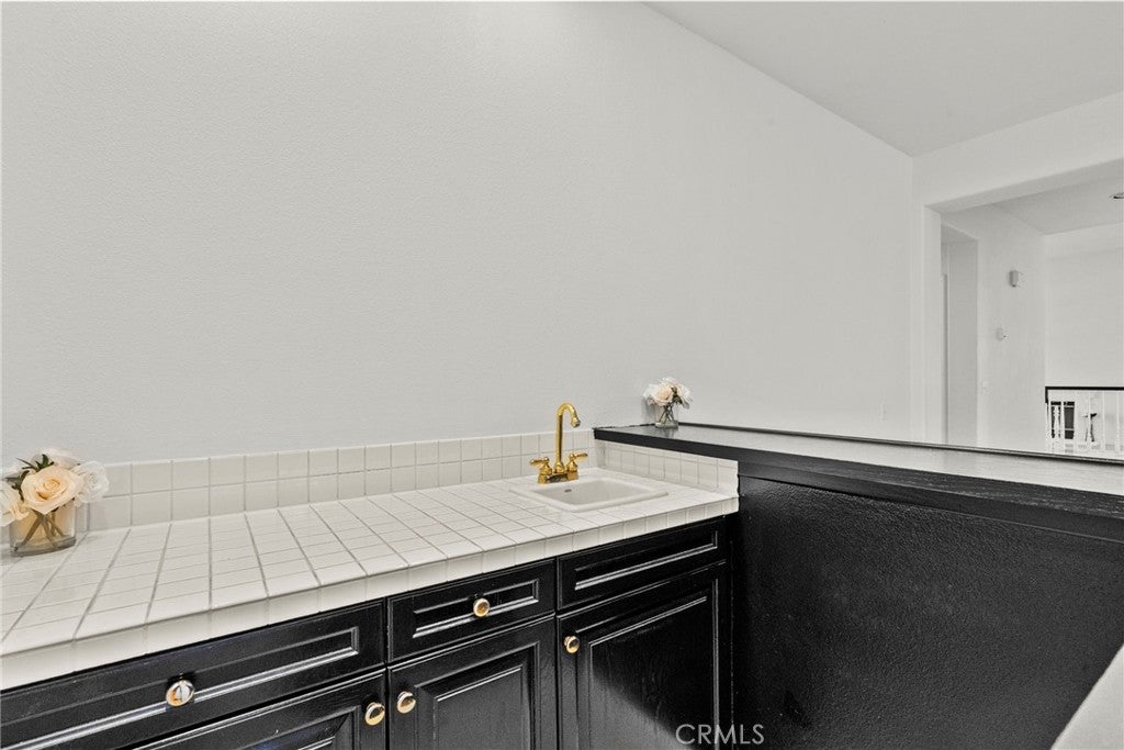 Canoga Park, California, 91304, United States, 5 Bedrooms Bedrooms, ,5 BathroomsBathrooms,Residential,Active,2006939