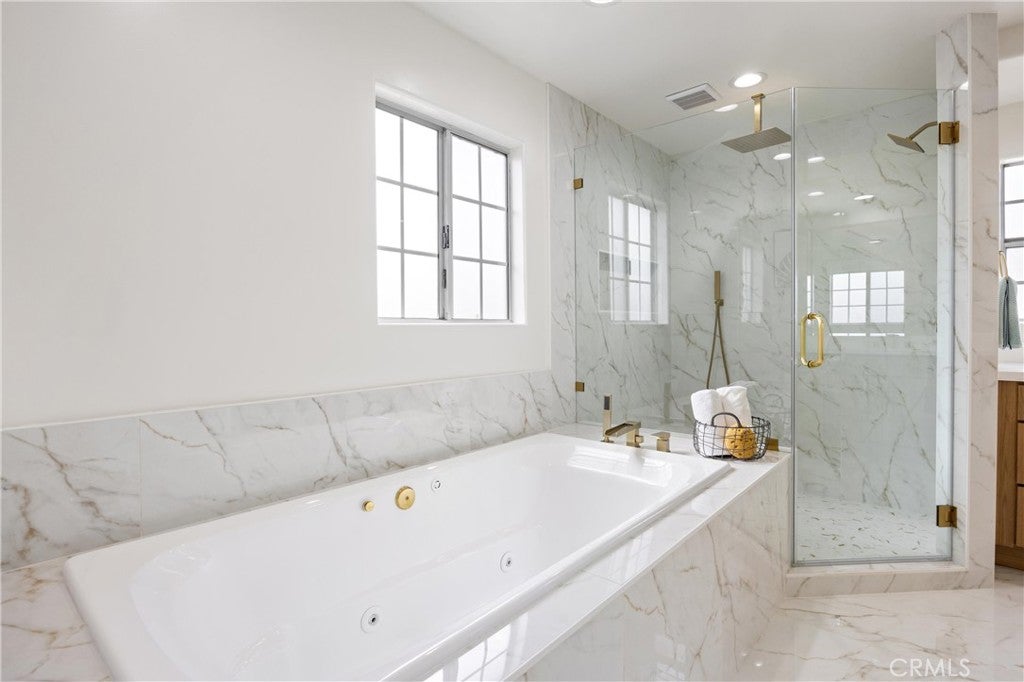 Downey, California, 90242, United States, 7 Bedrooms Bedrooms, ,6 BathroomsBathrooms,Residential,Contingent,1829948