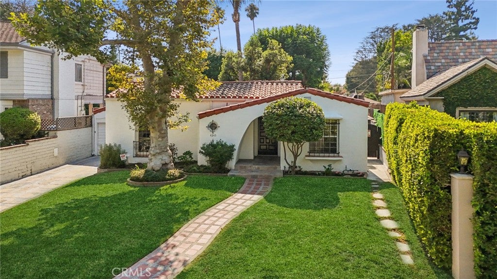 North Hollywood, California, 91602, United States, 3 Bedrooms Bedrooms, ,2 BathroomsBathrooms,Residential,Active,1914796