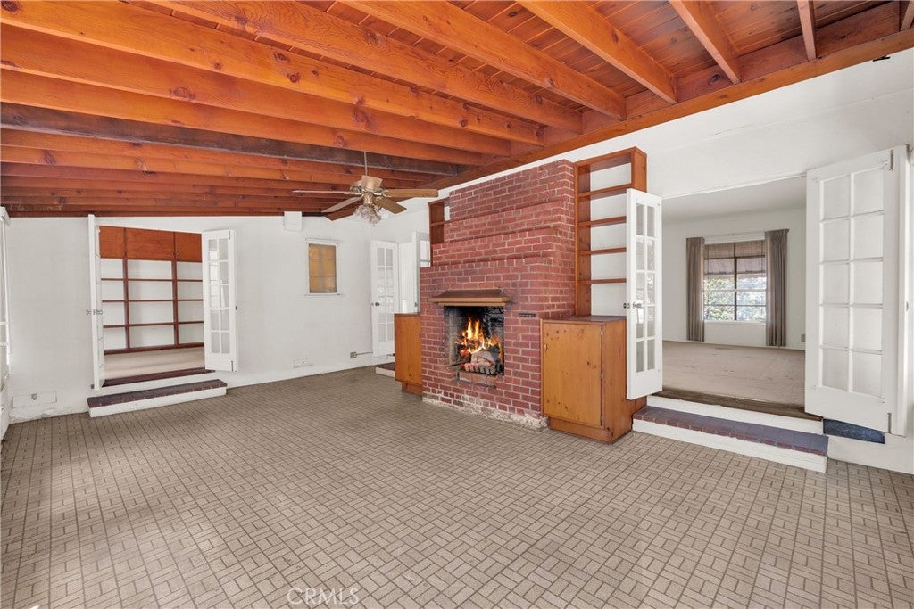 Los Angeles, California, 90039, United States, 4 Bedrooms Bedrooms, ,3 BathroomsBathrooms,Residential,Active,1892396