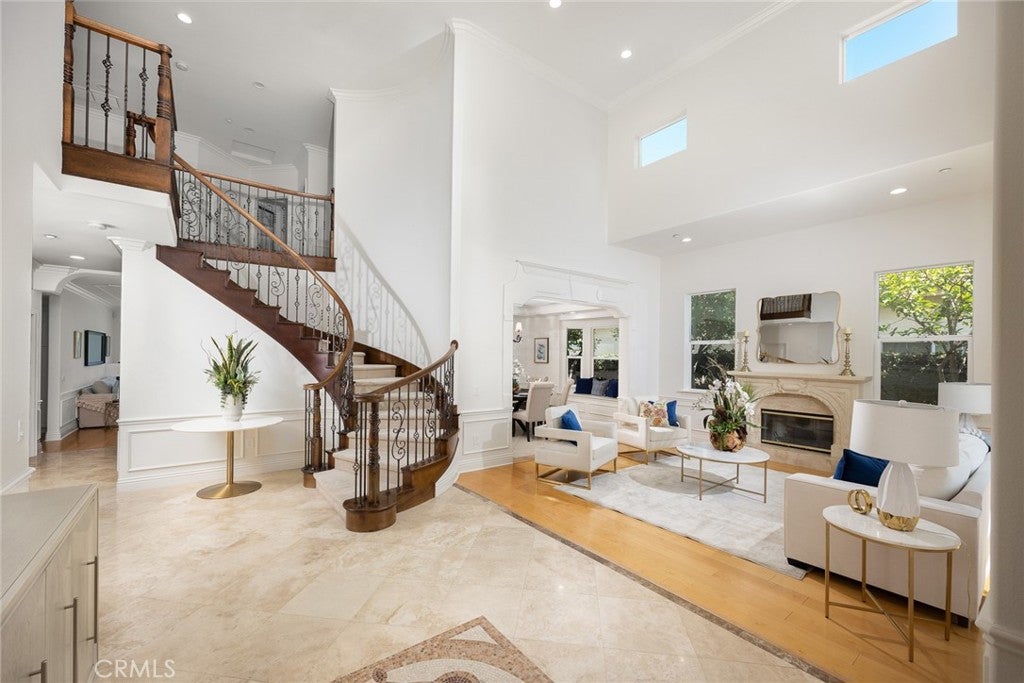 Arcadia, California, 91007, United States, 4 Bedrooms Bedrooms, ,5 BathroomsBathrooms,Residential,Active,1990019