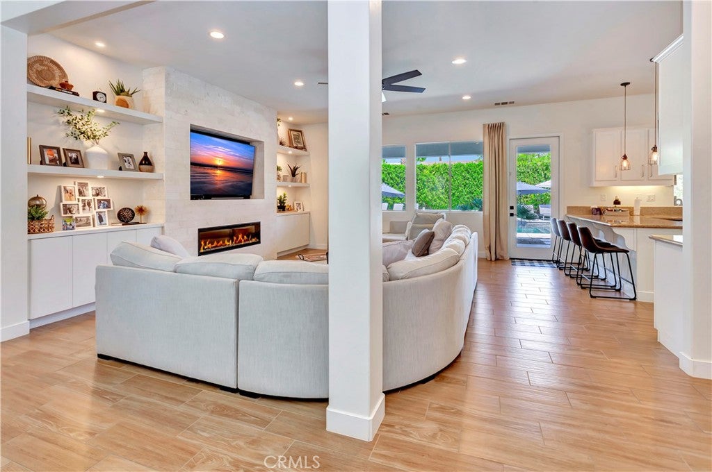 Indio, California, 92201, United States, 6 Bedrooms Bedrooms, ,5 BathroomsBathrooms,Residential,Active,1880350