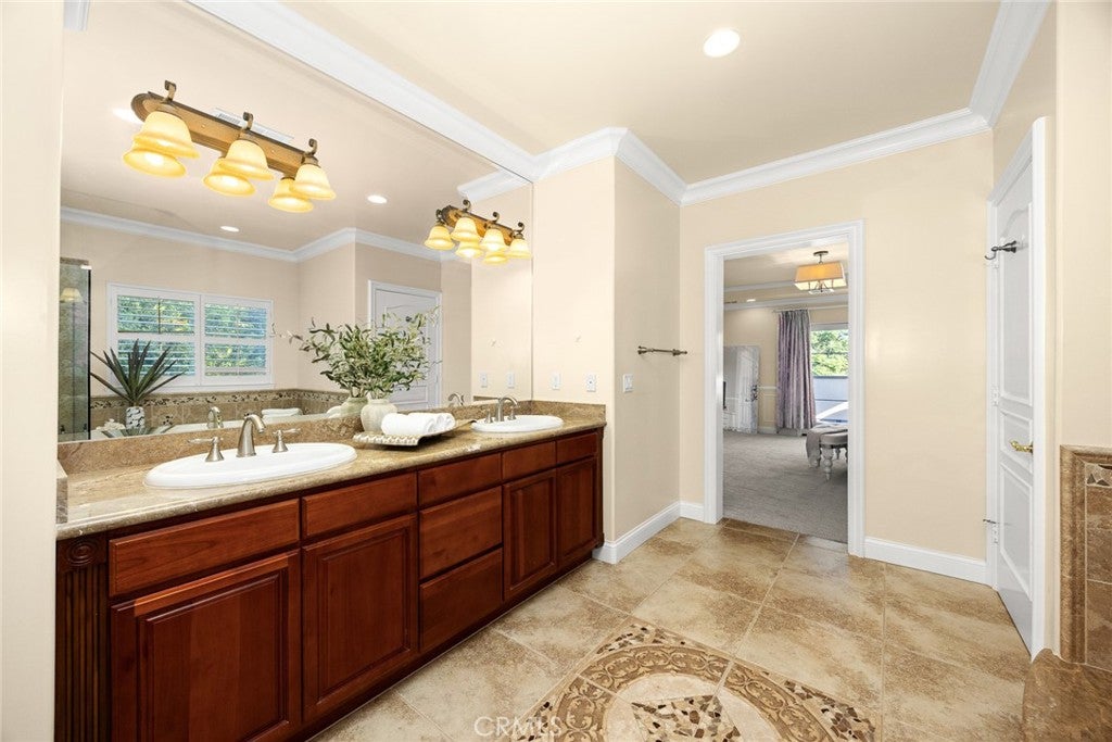 South Pasadena, California, 91030, United States, 4 Bedrooms Bedrooms, ,5 BathroomsBathrooms,Residential,Active,1968417