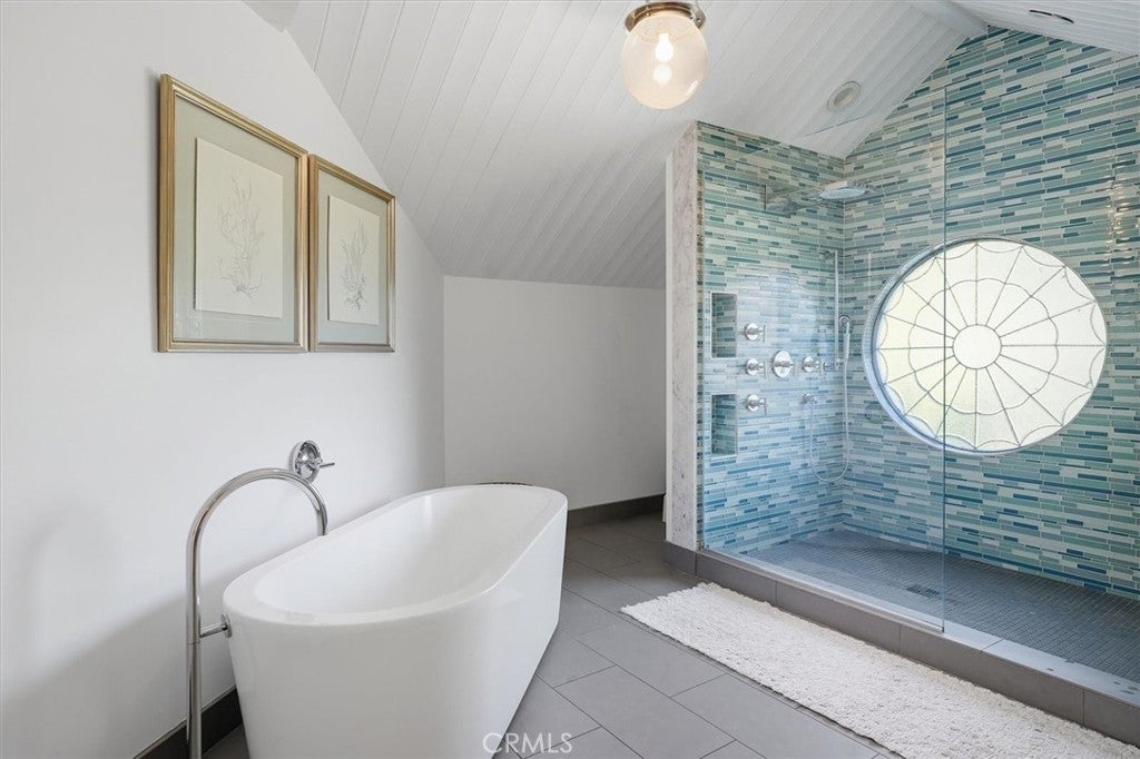 Agoura Hills, California, 91301, United States, 4 Bedrooms Bedrooms, ,5 BathroomsBathrooms,Residential,Active,1966025