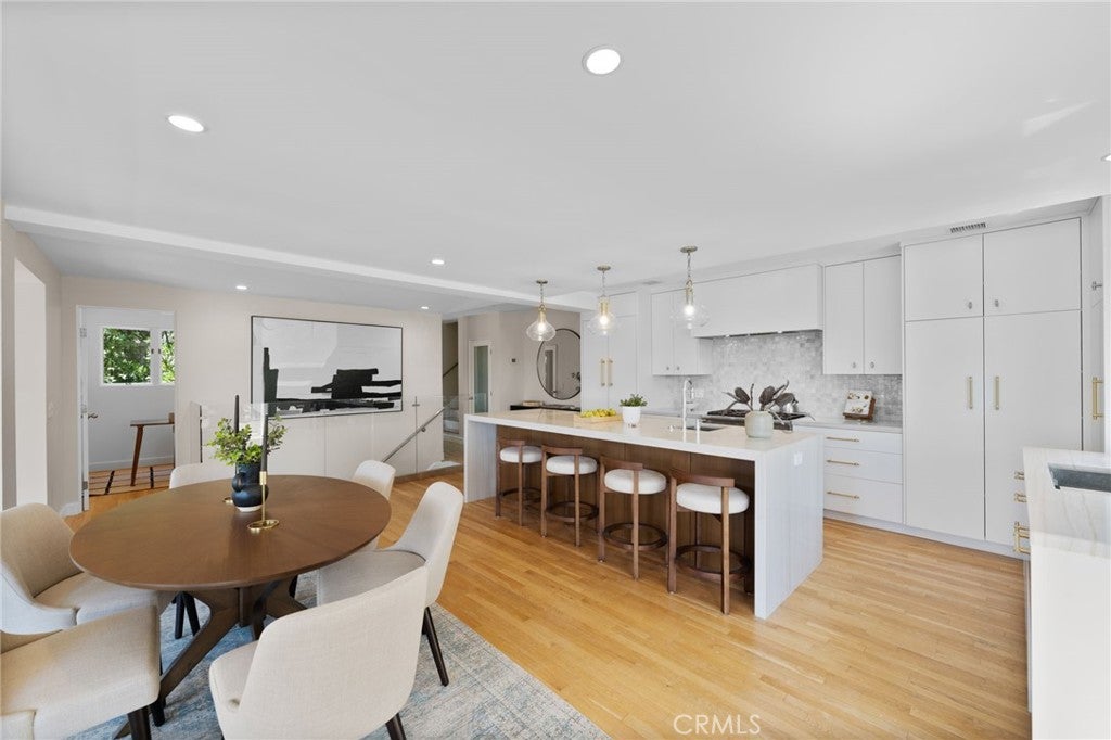 West Hollywood, California, 90069, United States, 3 Bedrooms Bedrooms, ,4 BathroomsBathrooms,Residential,Active,1922666
