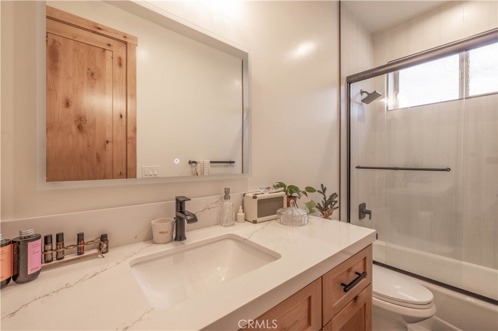 Big Bear City, California, 92314, United States, ,4 BathroomsBathrooms,Residential,Active,1839760