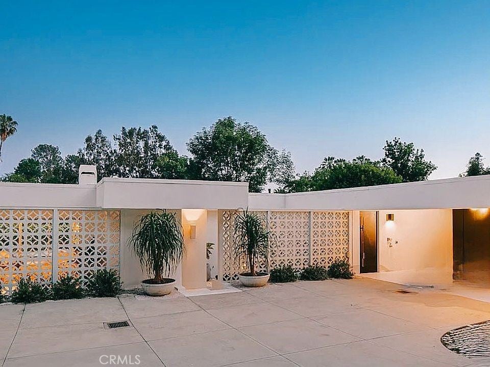 Pasadena, California, 91105, United States, 3 Bedrooms Bedrooms, ,3 BathroomsBathrooms,Residential,Active,2027742