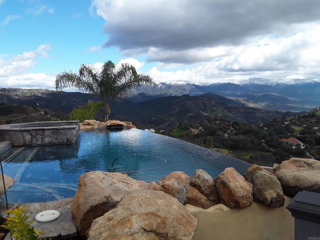 Fallbrook, California, 92028, United States, 3 Bedrooms Bedrooms, ,2 BathroomsBathrooms,Residential,Pending,1929395
