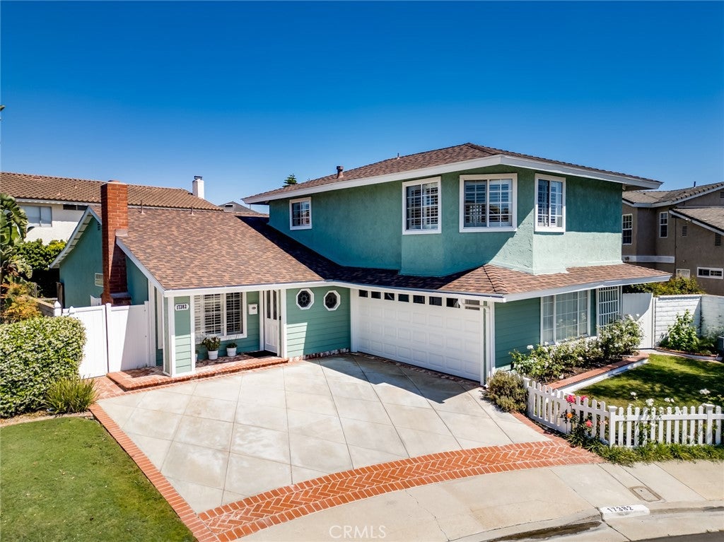 Huntington Beach, California, 92647, United States, 4 Bedrooms Bedrooms, ,3 BathroomsBathrooms,Residential,Active,2037145