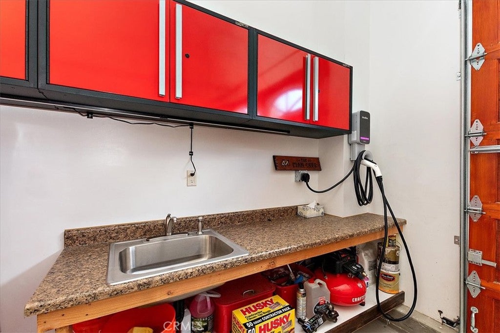 Big Bear Lake, California, 92315, United States, ,3 BathroomsBathrooms,Residential,Active,1823997
