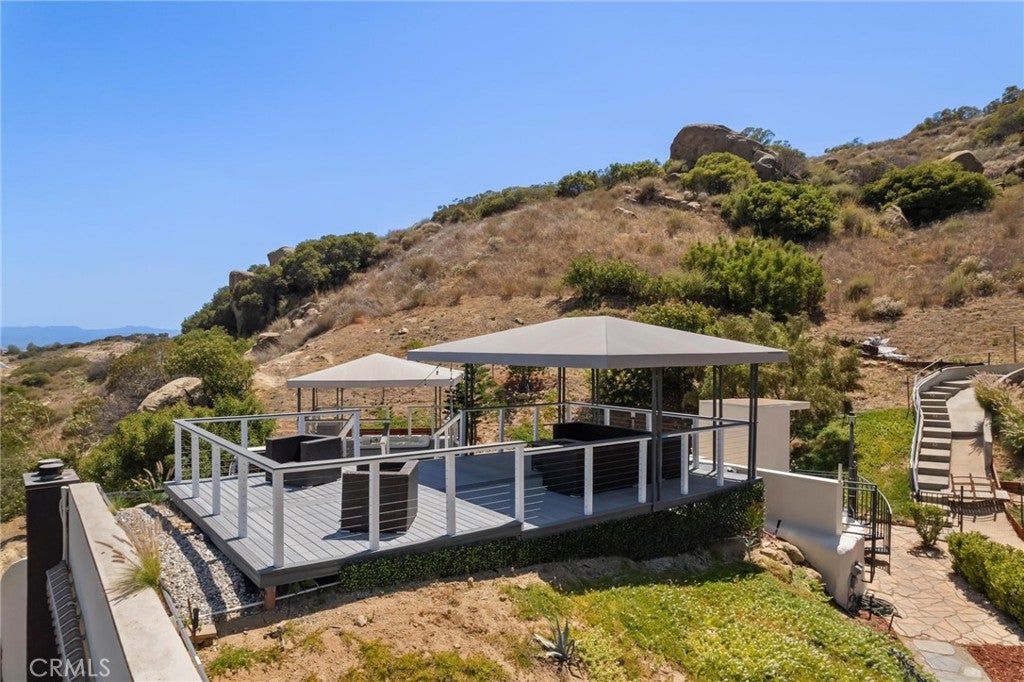 Chatsworth, California, 91311, United States, 4 Bedrooms Bedrooms, ,4 BathroomsBathrooms,Residential,Active,2011421