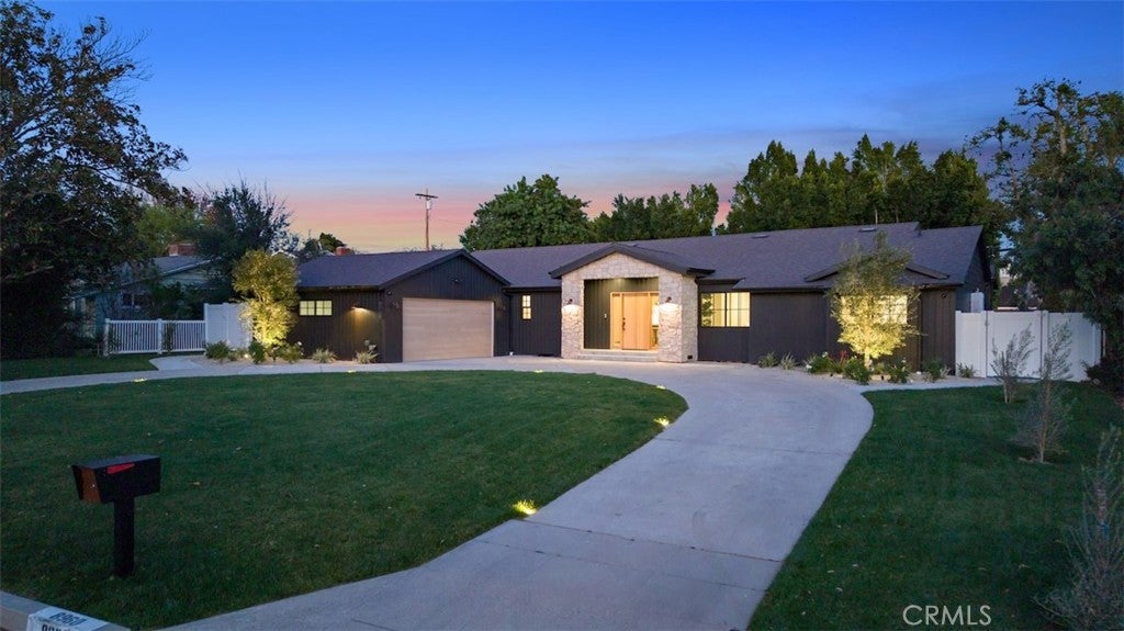 Northridge, California, 91325, United States, 4 Bedrooms Bedrooms, ,4 BathroomsBathrooms,Residential,Active,2030583