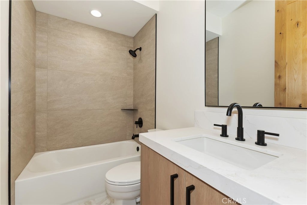 Big Bear Lake, California, 92315, United States, 5 Bedrooms Bedrooms, ,6 BathroomsBathrooms,Residential,Active,1914782