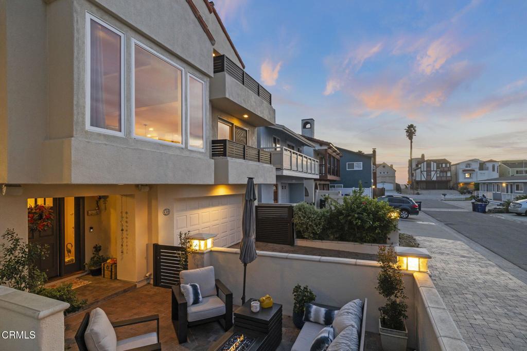 Oxnard, California, 93035, United States, 3 Bedrooms Bedrooms, ,3 BathroomsBathrooms,Residential,Active,2001363