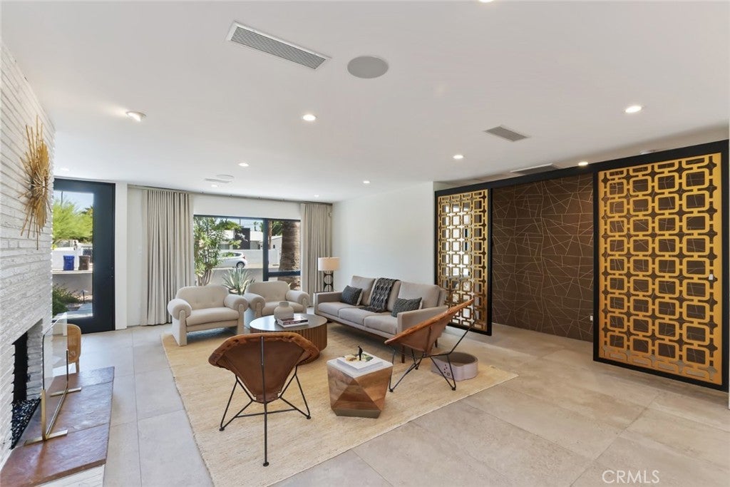 Palm Springs, California, 92264, United States, 4 Bedrooms Bedrooms, ,5 BathroomsBathrooms,Residential,Active,1999334