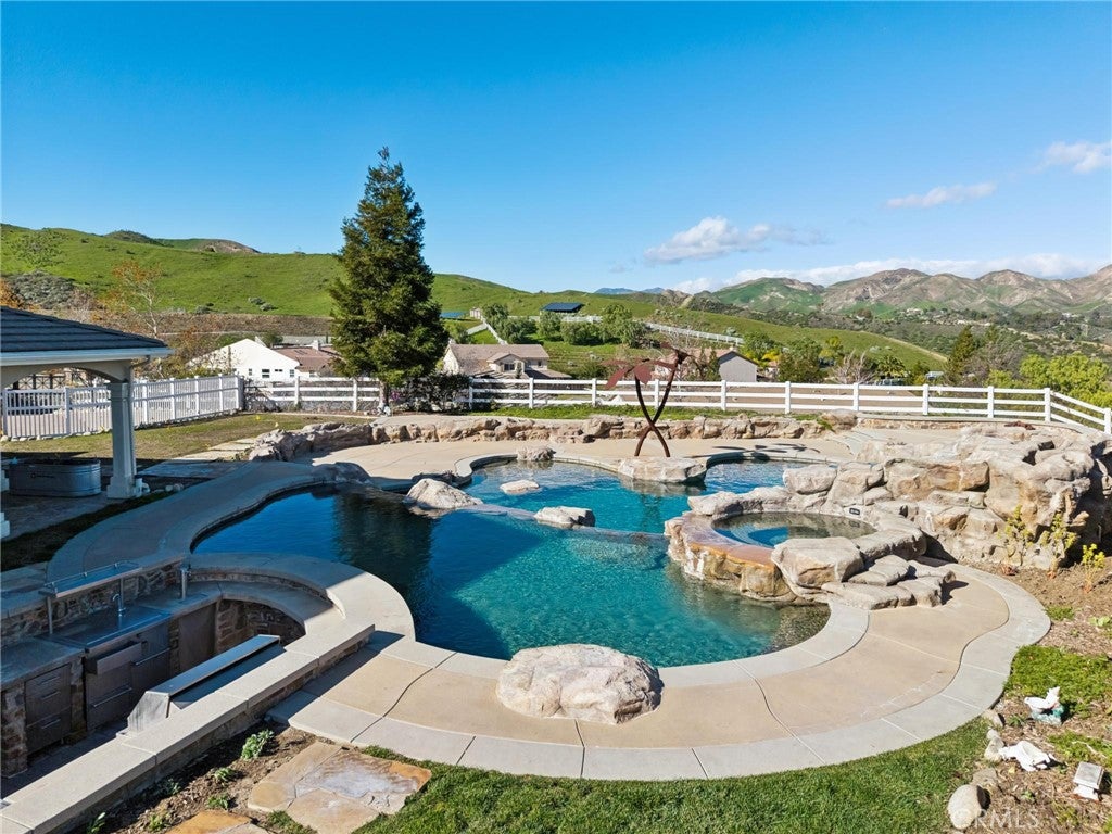 Castaic, California, 91384, United States, 6 Bedrooms Bedrooms, ,6 BathroomsBathrooms,Residential,Active,2009152