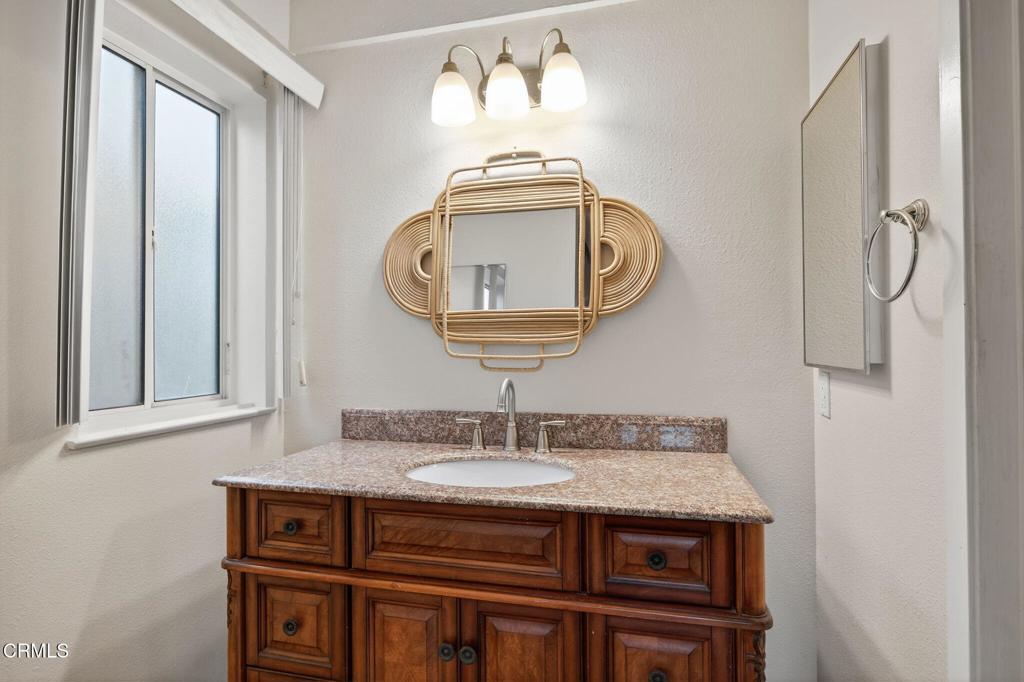 Ventura, California, 93001, United States, 5 Bedrooms Bedrooms, ,3 BathroomsBathrooms,Residential,Active,1922272