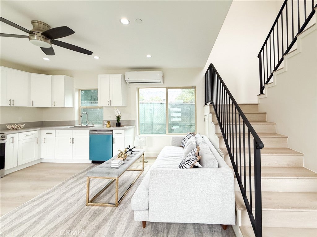 Pasadena, California, 91107, United States, 7 Bedrooms Bedrooms, ,8 BathroomsBathrooms,Residential,Active,1944066