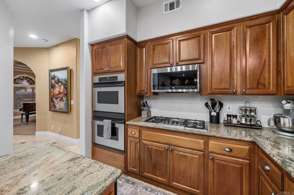 Escondido, California, 92025, United States, 5 Bedrooms Bedrooms, ,4 BathroomsBathrooms,Residential,Active,1969680