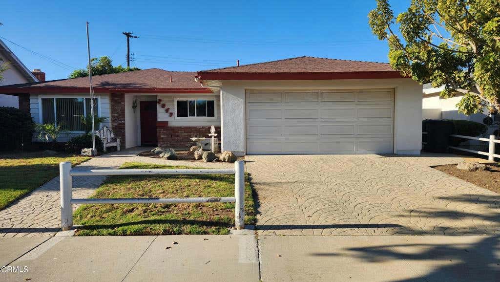 2045 ABBOTT ST, OXNARD, CA 93033, photo 1 of 31