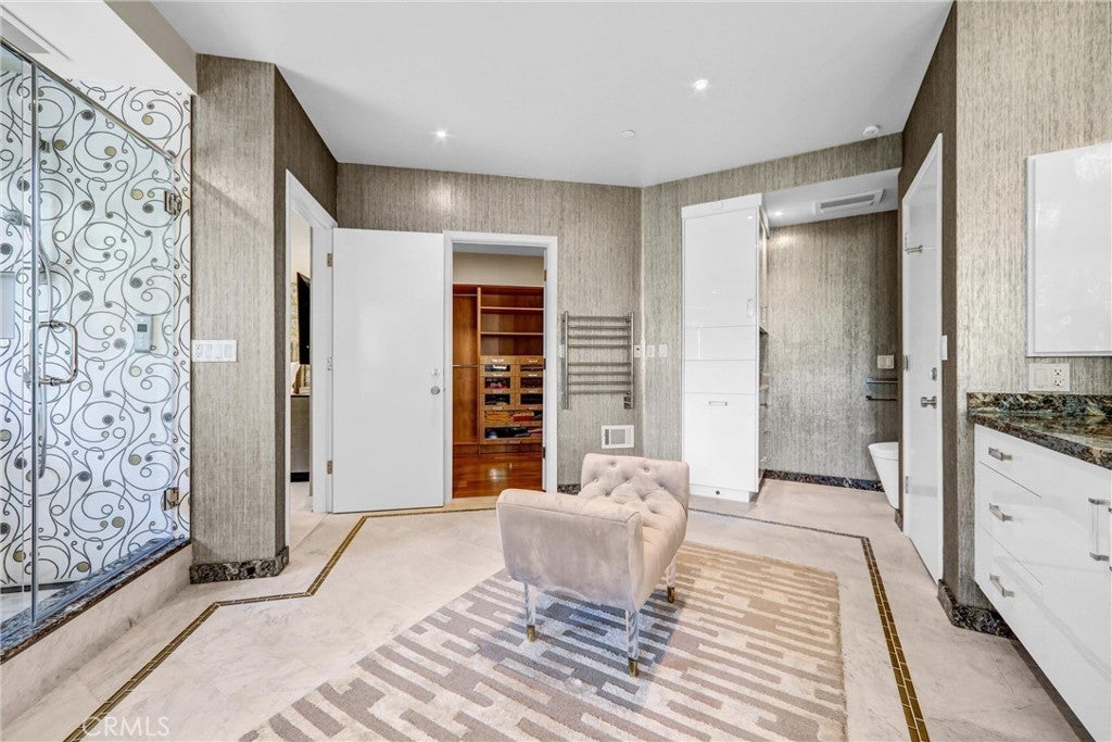 Pasadena, California, 91106, United States, 6 Bedrooms Bedrooms, ,9 BathroomsBathrooms,Residential,Active,1898207