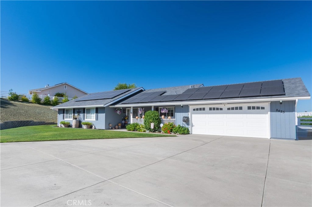 Paso Robles, California, 93446, United States, 3 Bedrooms Bedrooms, ,2 BathroomsBathrooms,Residential,Active,1985552