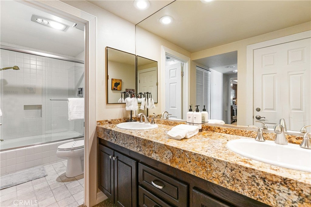 Lake Arrowhead, California, 92352, United States, 2 Bedrooms Bedrooms, ,3 BathroomsBathrooms,Residential,Active,1908134