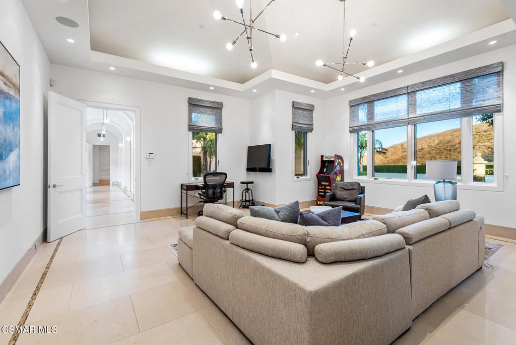 Thousand Oaks, California, 91362, United States, 6 Bedrooms Bedrooms, ,7 BathroomsBathrooms,Residential,Active,2007641