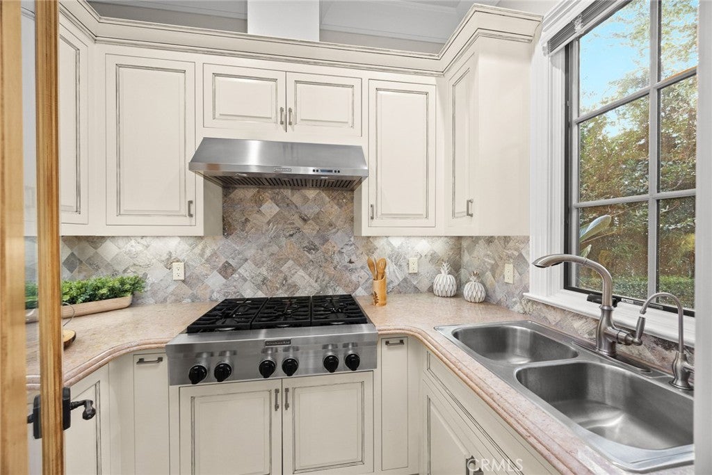 Arcadia, California, 91007, United States, 4 Bedrooms Bedrooms, ,5 BathroomsBathrooms,Residential,Active,1968391