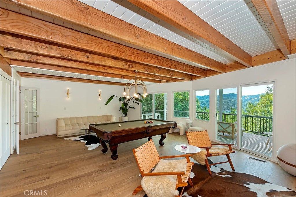 Lake Arrowhead, California, 92352, United States, 4 Bedrooms Bedrooms, ,3 BathroomsBathrooms,Residential,Active,1953250