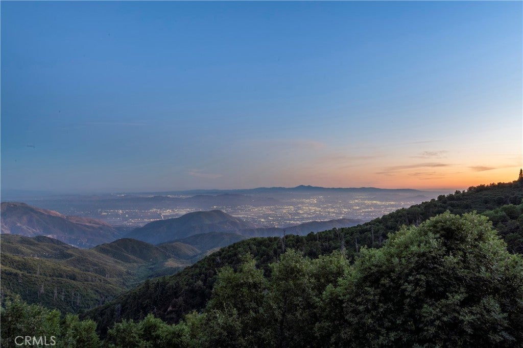 Lake Arrowhead, California, 92352, United States, 2 Bedrooms Bedrooms, ,3 BathroomsBathrooms,Residential,Active,1988419