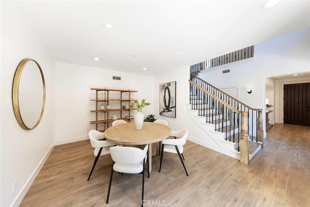 San Clemente, California, 92673, United States, 6 Bedrooms Bedrooms, ,5 BathroomsBathrooms,Residential,Active,1922275