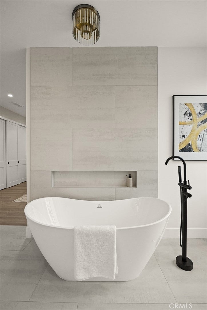 Pasadena, California, 91107, United States, 5 Bedrooms Bedrooms, ,6 BathroomsBathrooms,Residential,Active,2016401